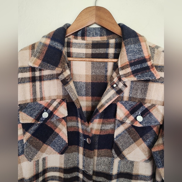 Women's Plaid Shacket - Picture 4 of 9